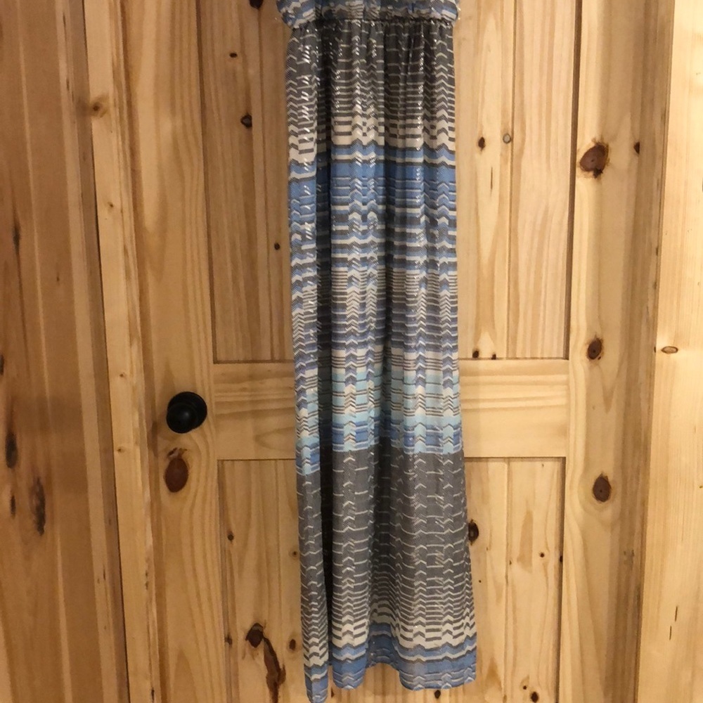Lily Rose Maxi Dress key hole neck - Picture 2 of 3